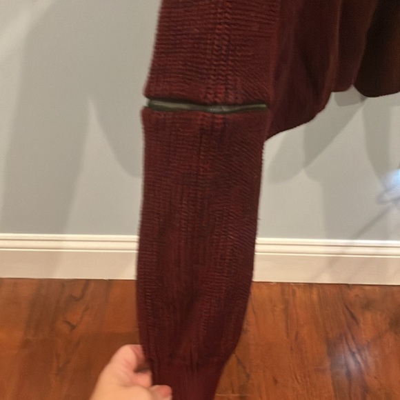 Maroon sweater size medium . Fate by LFD size medium - Picture 3 of 3
